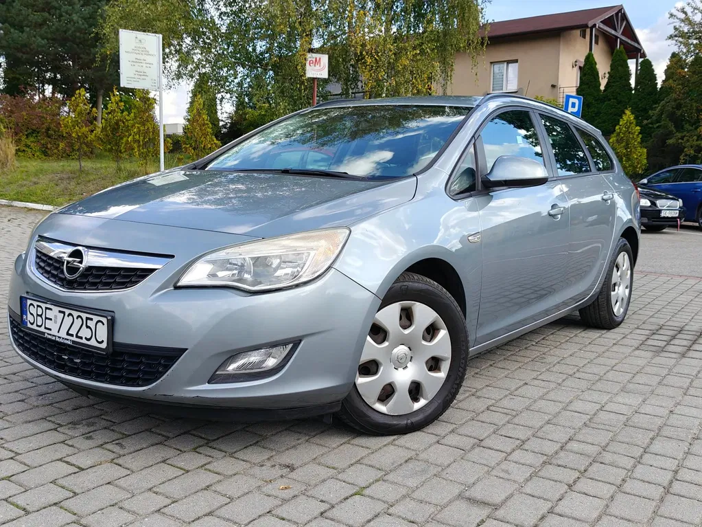 Zdjęcie: 2011 Opel Astra