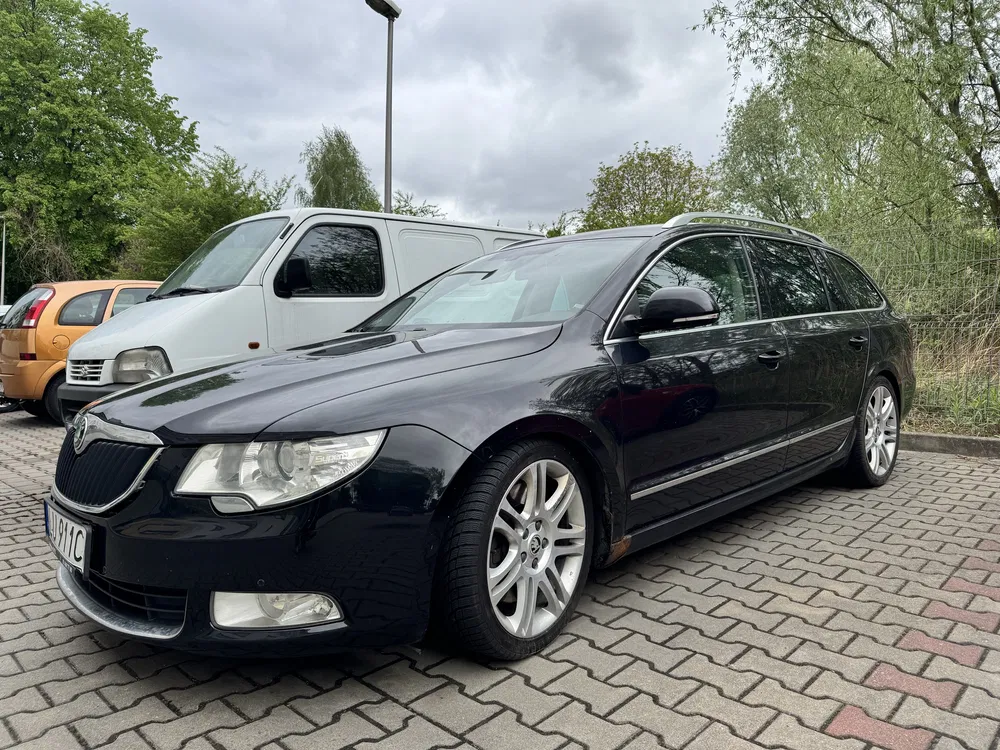 Zdjęcie: 2011 Skoda Superb