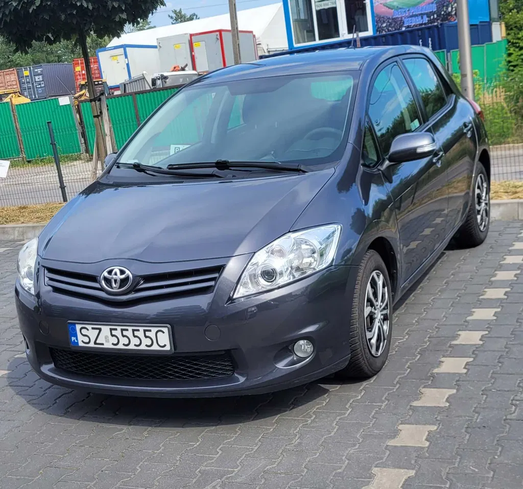 Zdjęcie: 2012 Toyota Auris