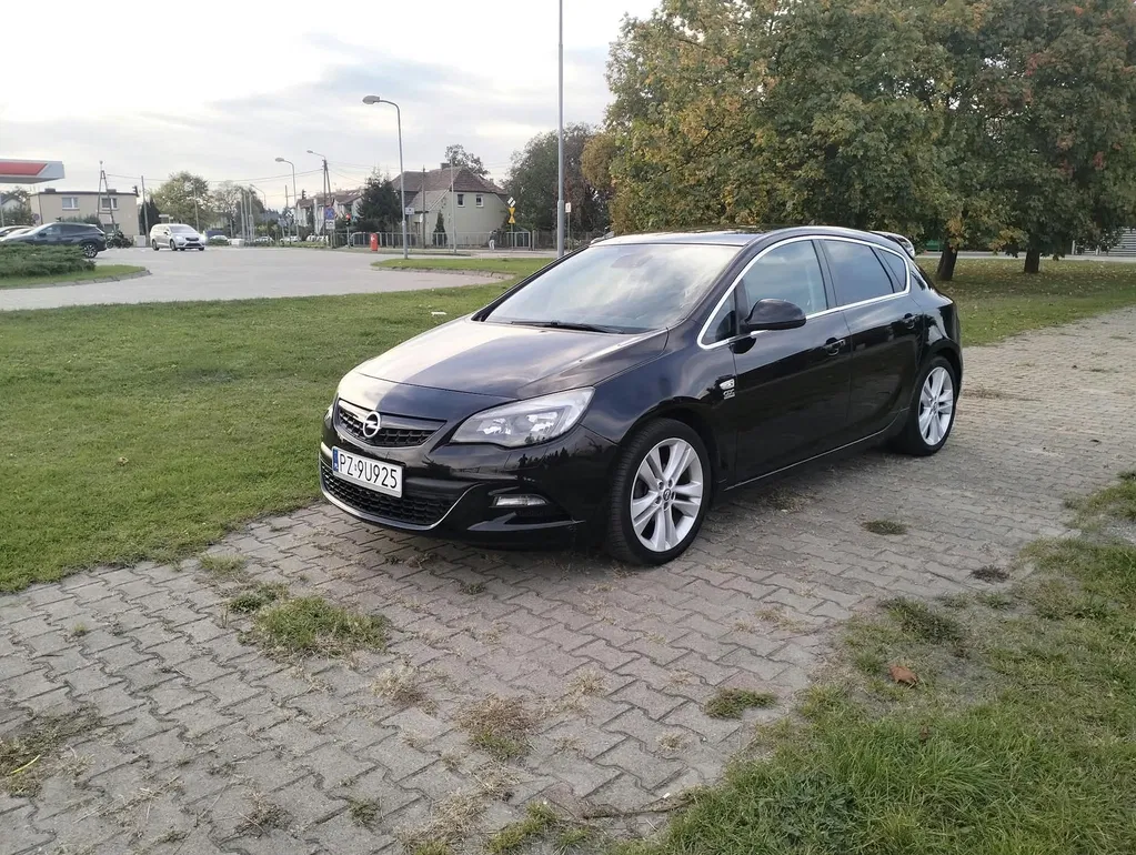 Zdjęcie: 2011 Opel Astra