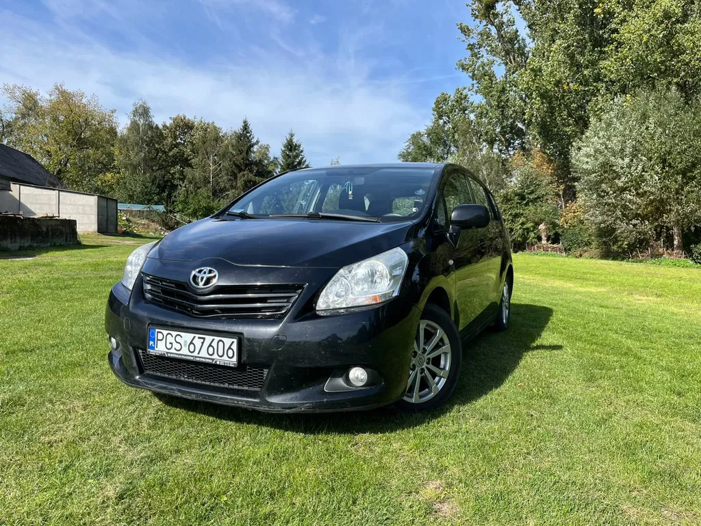 Zdjęcie: 2011 Toyota Verso