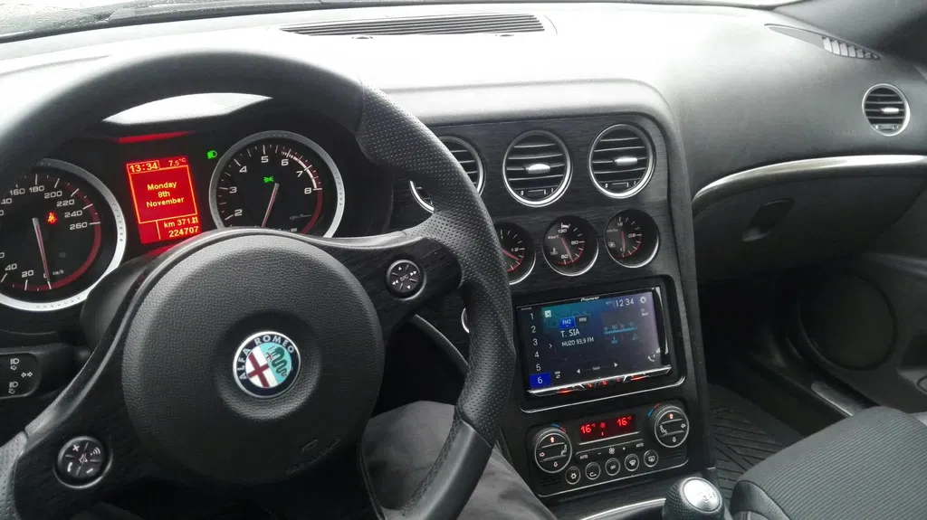 Zdjęcie: 2010 Alfa Romeo 159