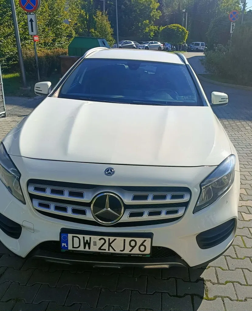 Zdjęcie: 2016 Mercedes-Benz GLA