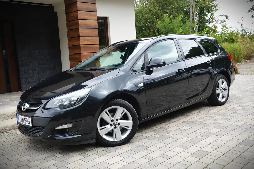 Zdjęcie: 2013 Opel Astra