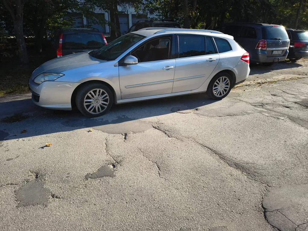 Zdjęcie: 2010 Renault Laguna