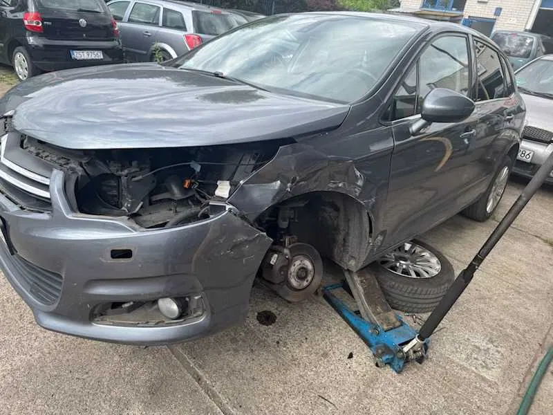 Zdjęcie: 2011 Citroen C4