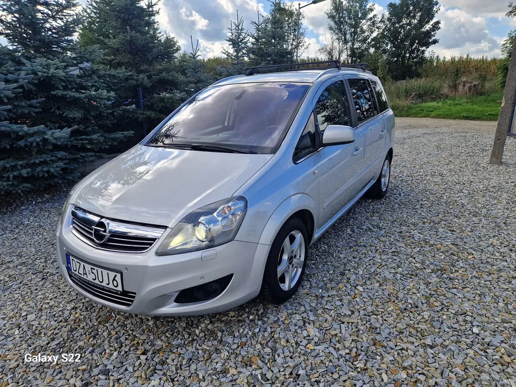 Zdjęcie: 2010 Opel Zafira