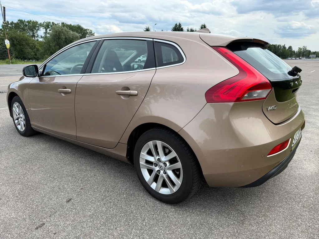 Zdjęcie: 2013 Volvo V40