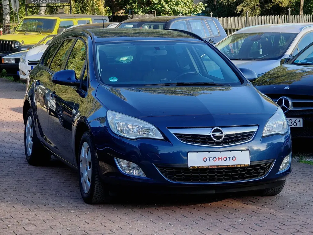 Zdjęcie: 2011 Opel Astra