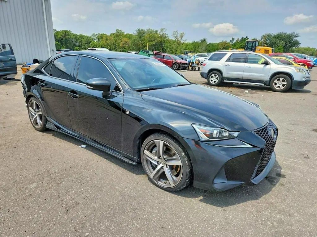 Zdjęcie: 2017 Lexus IS