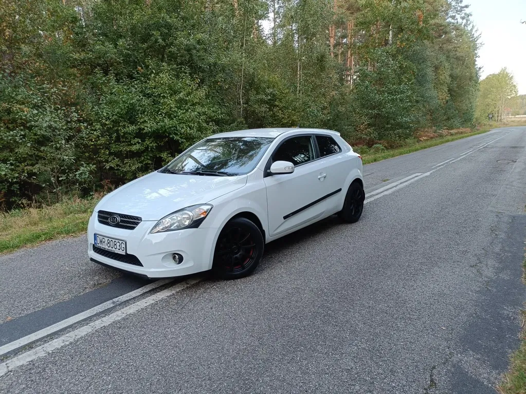 Zdjęcie: 2010 Kia Cee'd