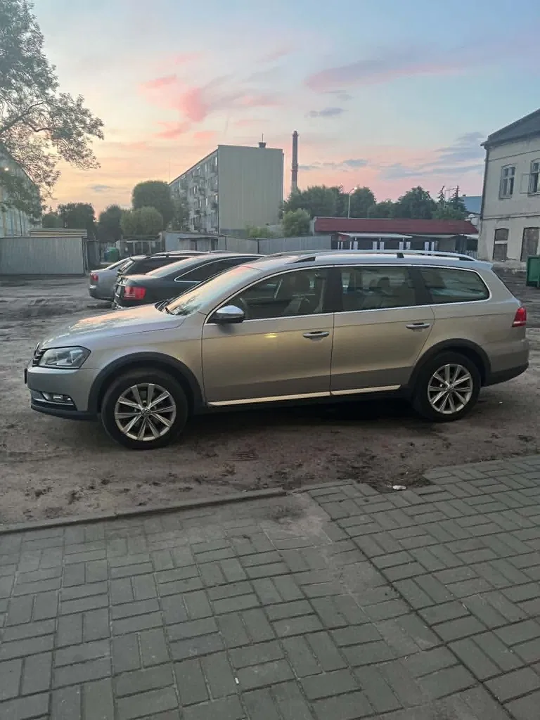 Zdjęcie: 2012 Volkswagen Passat Alltrack