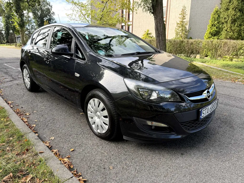 Zdjęcie: 2014 Opel Astra