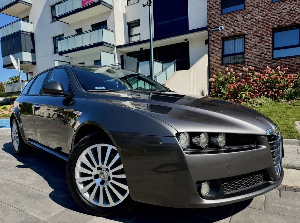 Zdjęcie: 2010 Alfa Romeo 159