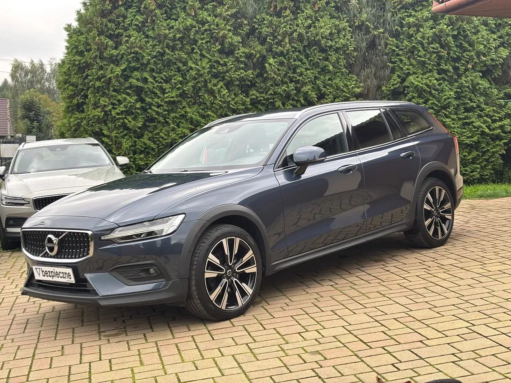 Zdjęcie: 2021 Volvo V60 Cross Country