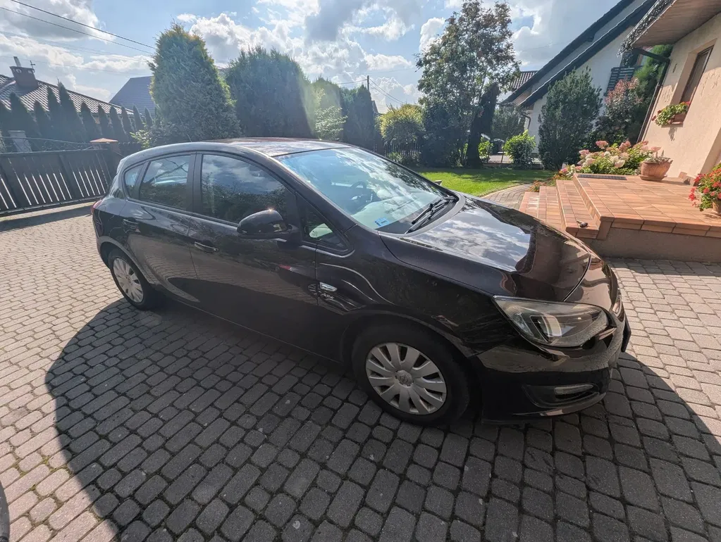 Zdjęcie: 2014 Opel Astra