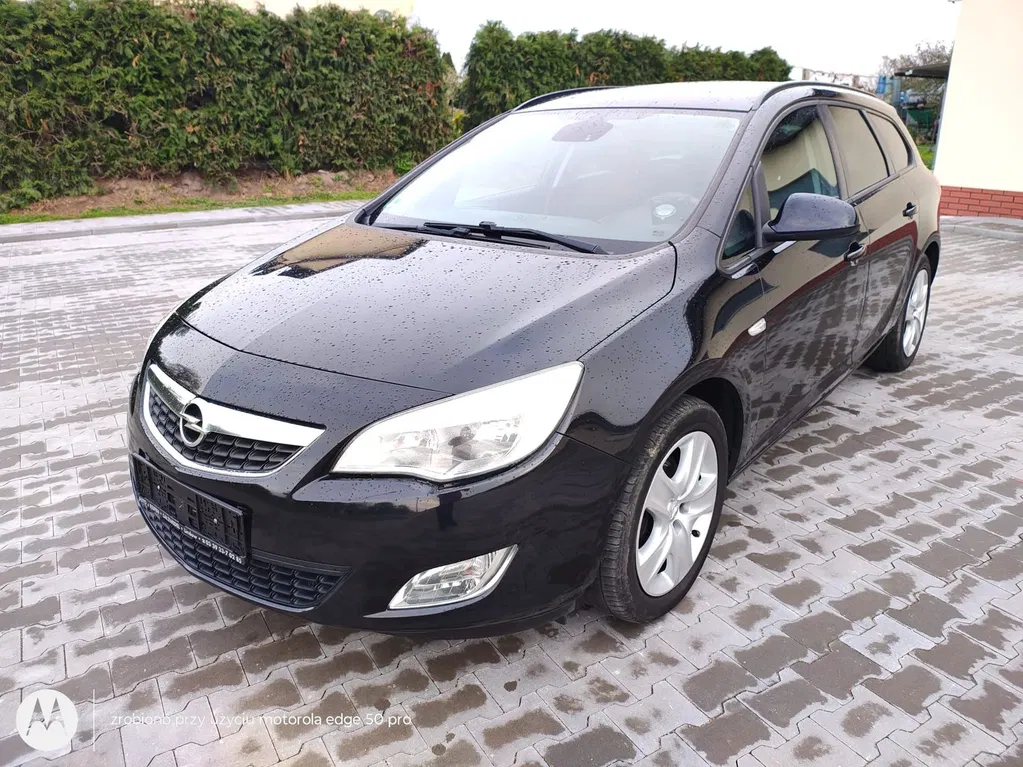 Zdjęcie: 2011 Opel Astra