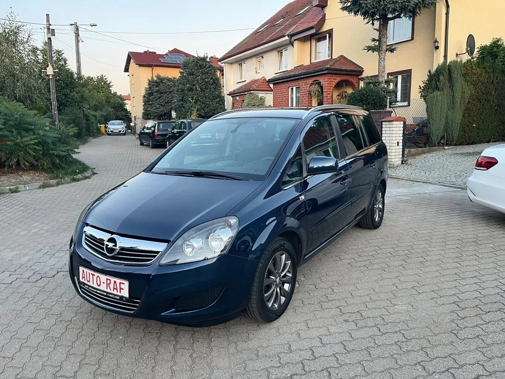 Zdjęcie: 2010 Opel Zafira
