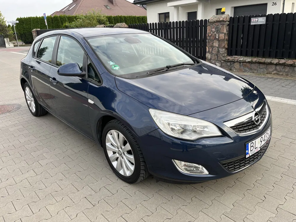 Zdjęcie: 2010 Opel Astra