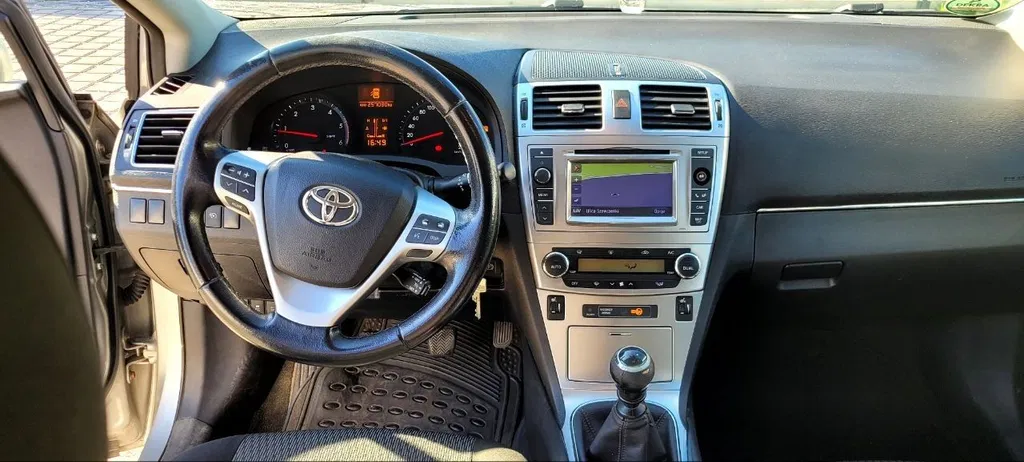 Zdjęcie: 2012 Toyota Avensis