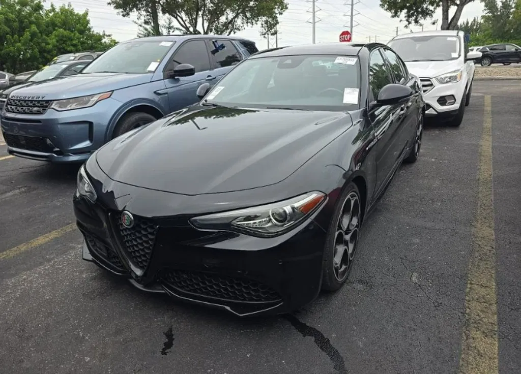 Zdjęcie: 2023 Alfa Romeo Giulia