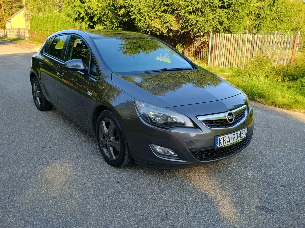 Zdjęcie: 2012 Opel Astra