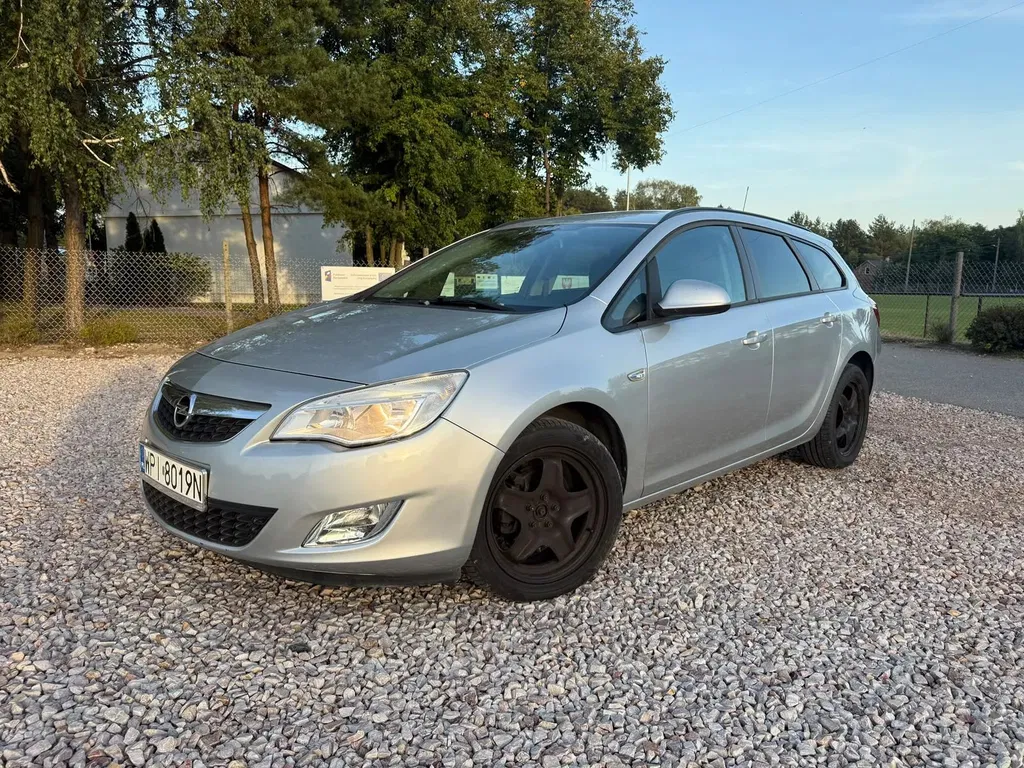 Zdjęcie: 2011 Opel Astra