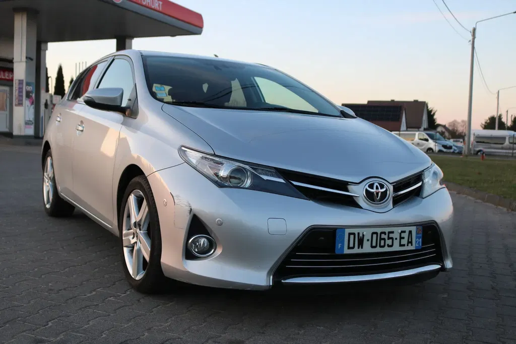 Zdjęcie: 2015 Toyota Auris