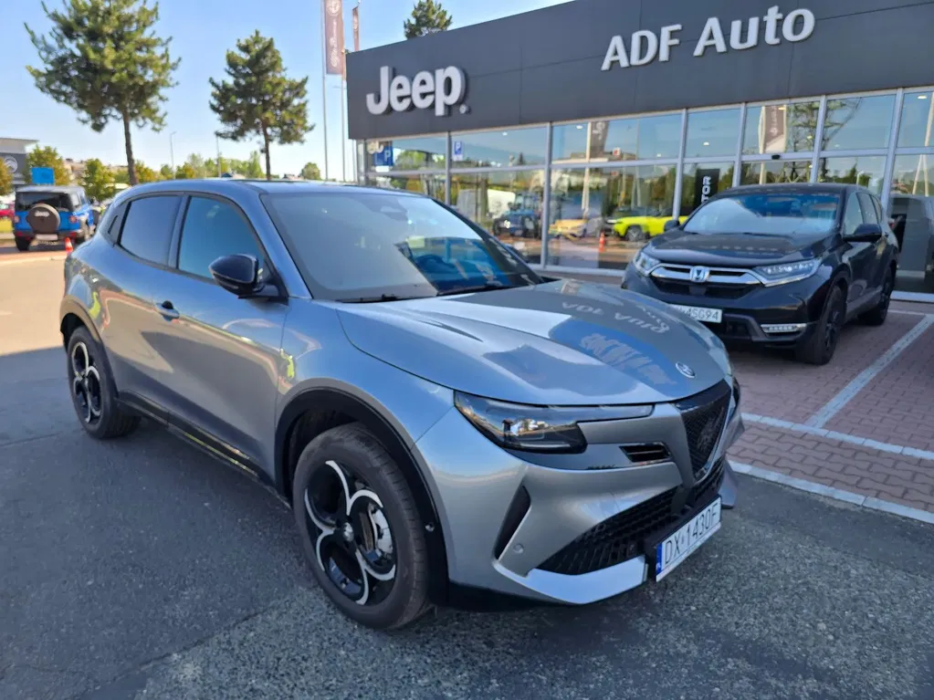 Zdjęcie: 2025 Alfa Romeo Junior