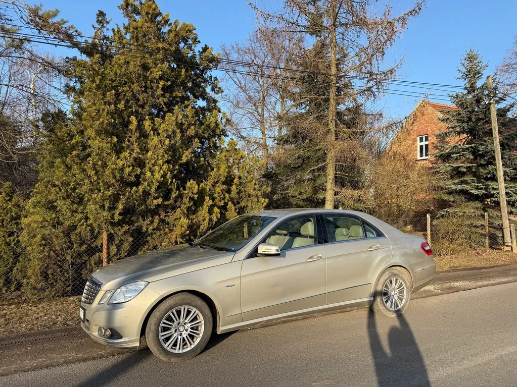 Zdjęcie: 2011 Mercedes-Benz E Klasa