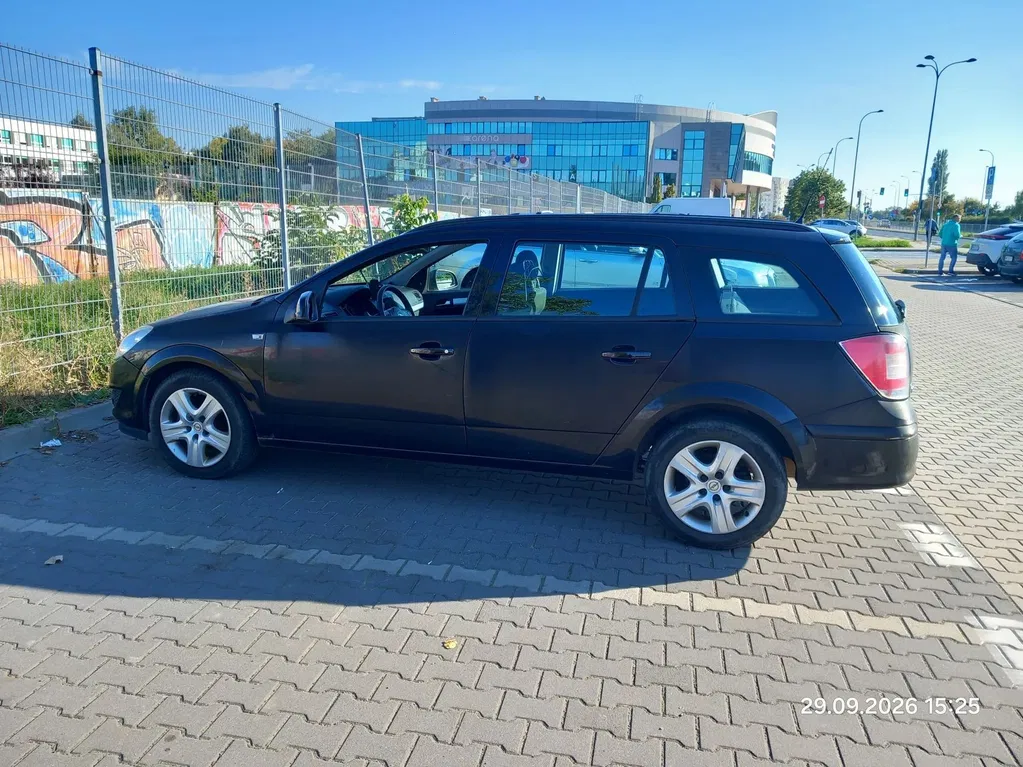 Zdjęcie: 2010 Opel Astra