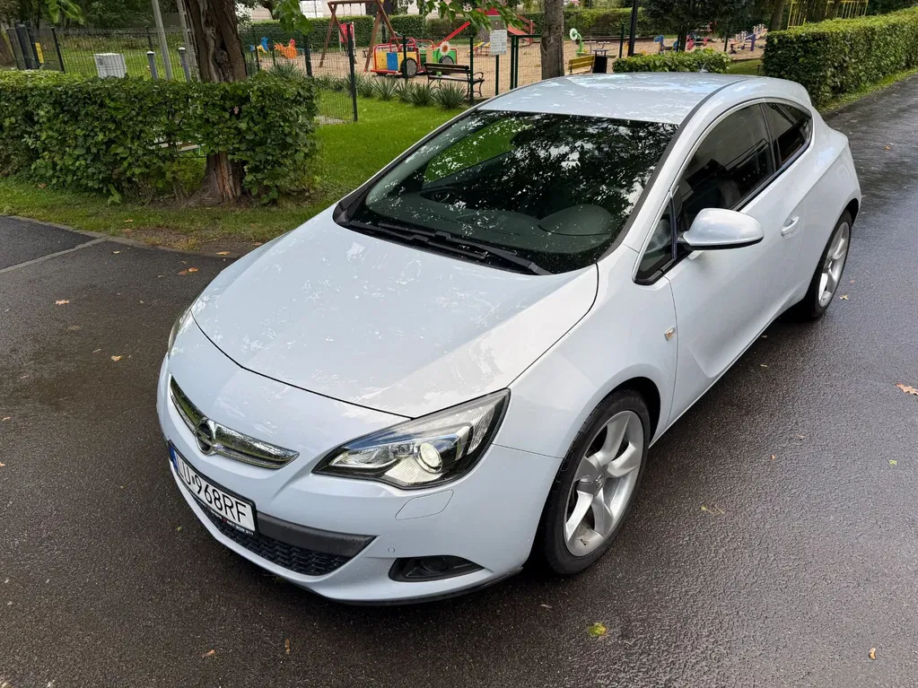 Zdjęcie: 2012 Opel Astra