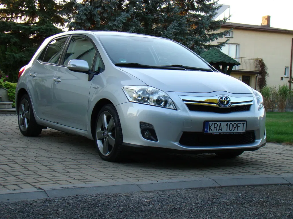 Zdjęcie: 2012 Toyota Auris