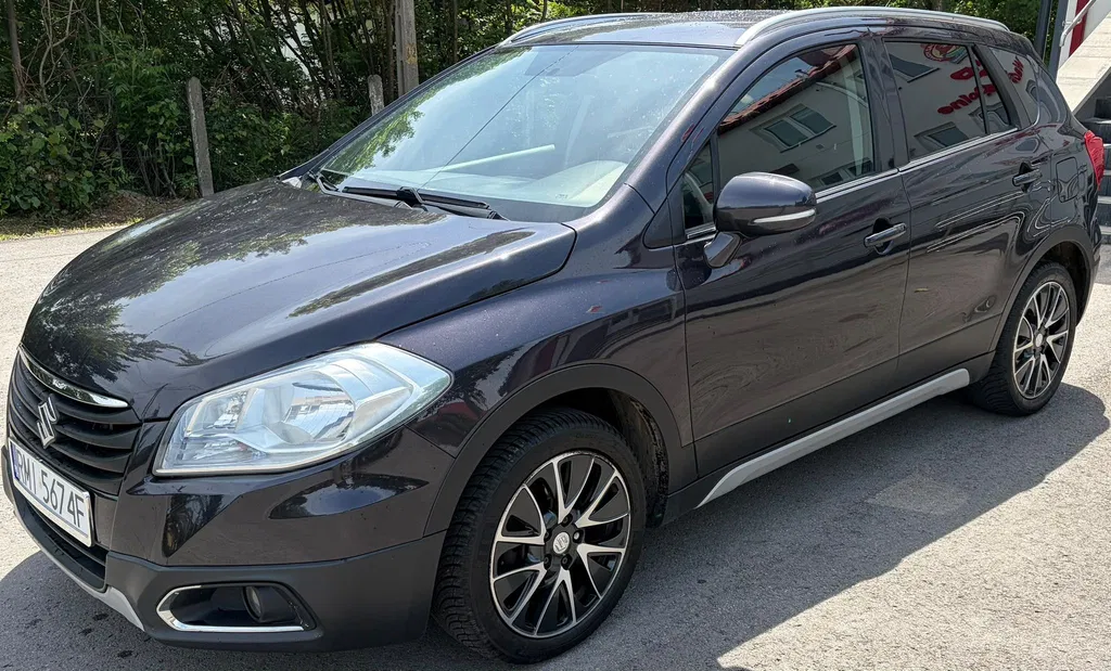 Zdjęcie: 2013 Suzuki SX4
