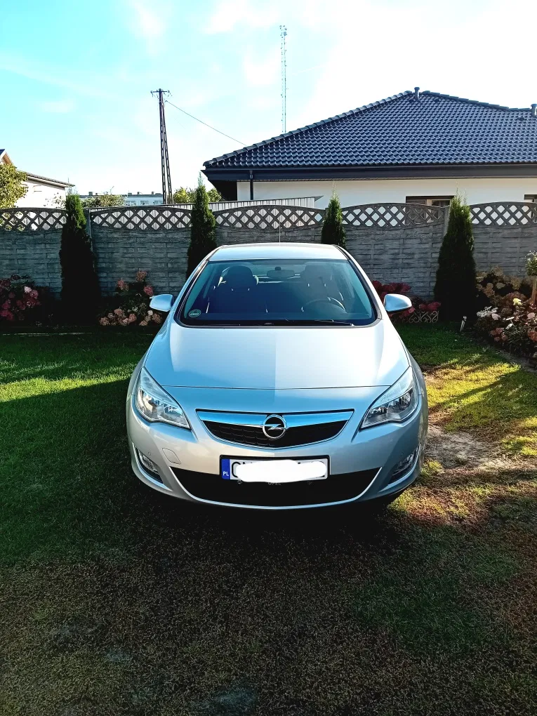 Zdjęcie: 2010 Opel Astra