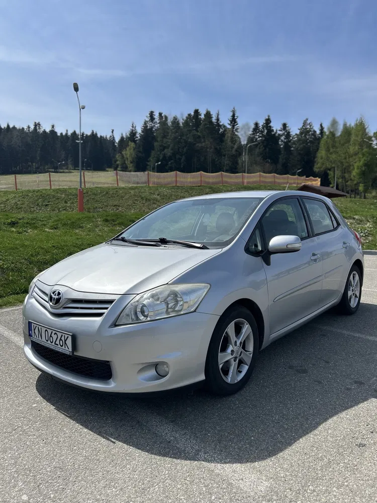 Zdjęcie: 2011 Toyota Auris