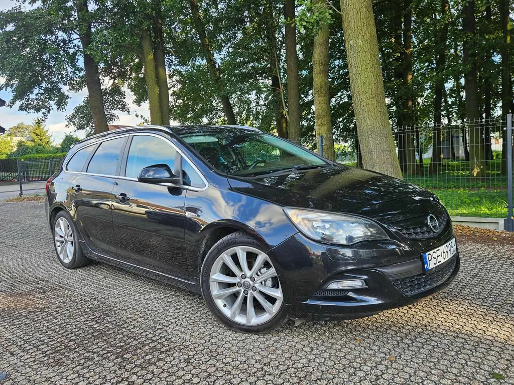 Zdjęcie: 2012 Opel Astra
