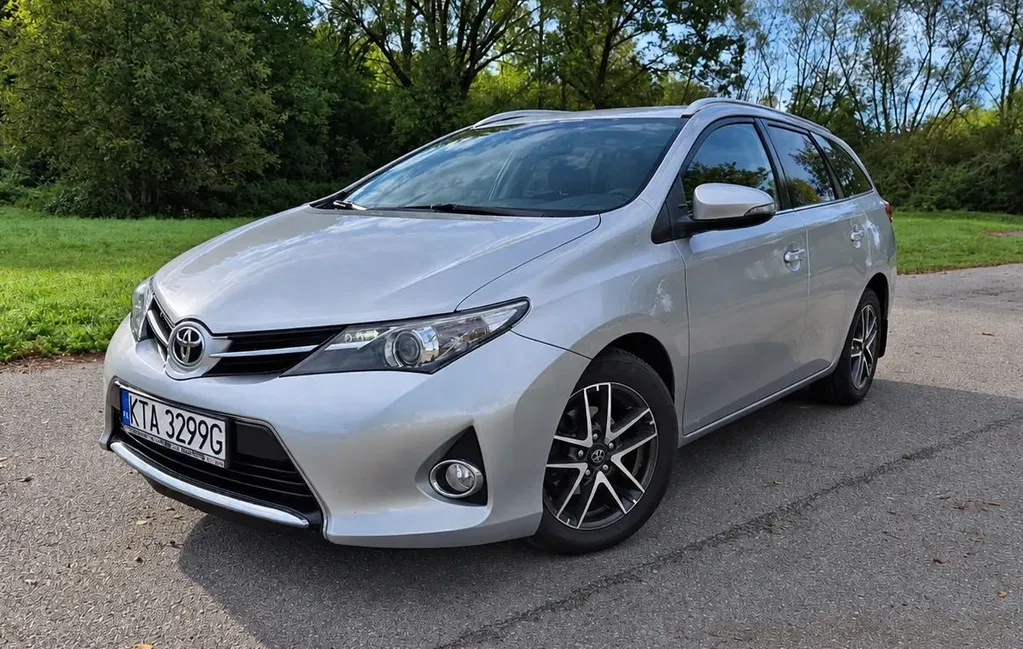 Zdjęcie: 2015 Toyota Auris
