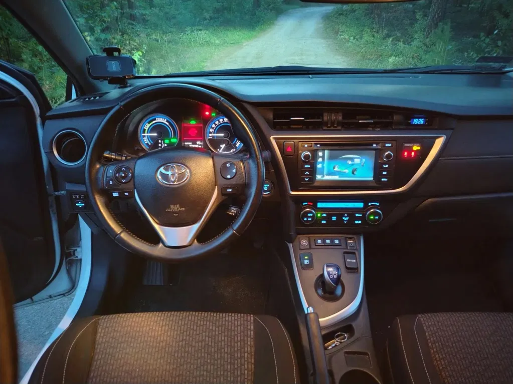 Zdjęcie: 2015 Toyota Auris