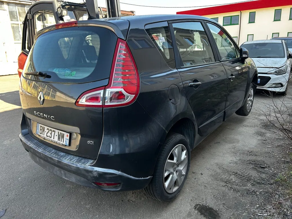 Zdjęcie: 2011 Renault Scenic