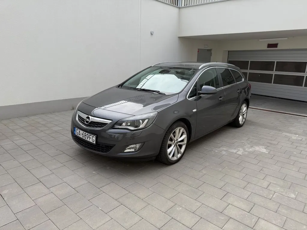 Zdjęcie: 2012 Opel Astra