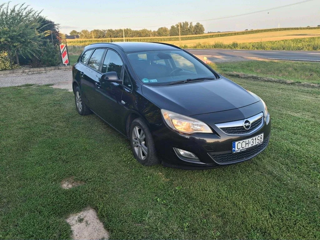 Zdjęcie: 2011 Opel Astra