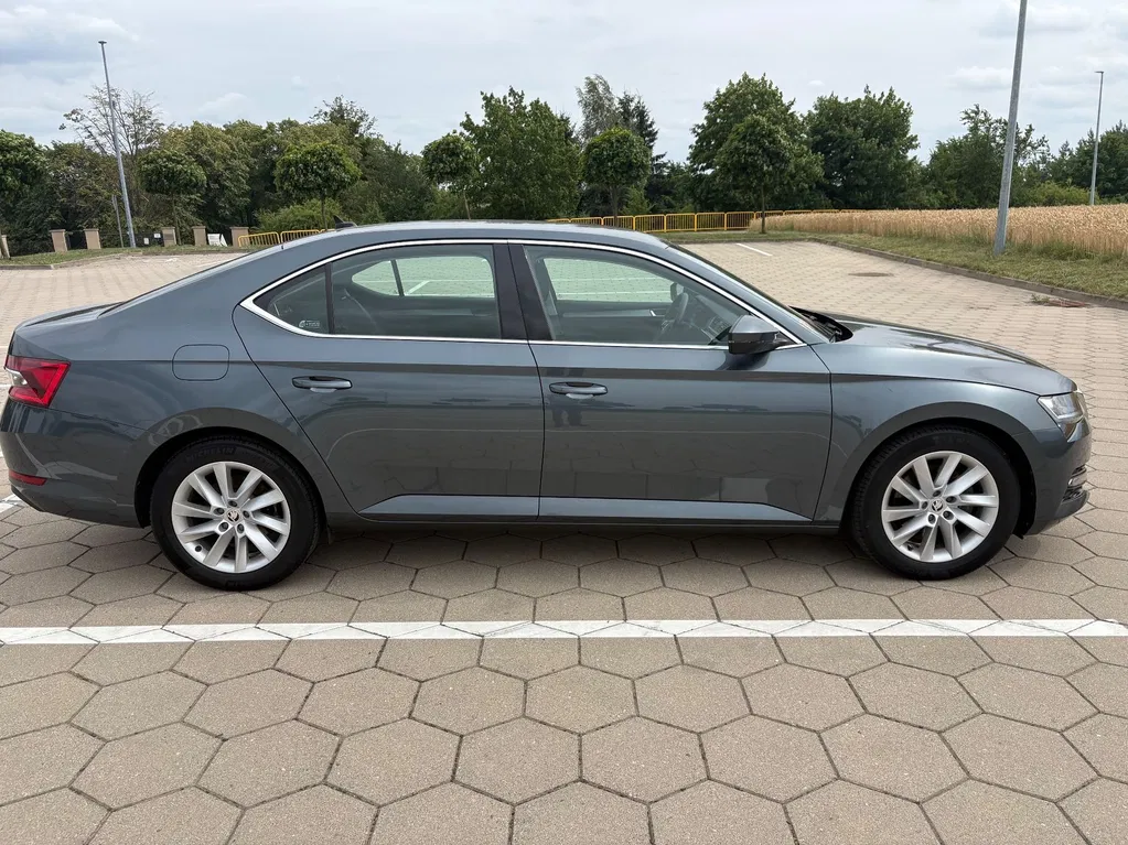 Zdjęcie: 2021 Skoda Superb