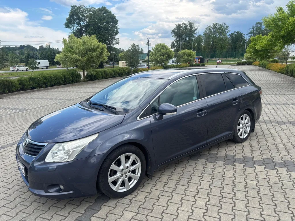 Zdjęcie: 2011 Toyota Avensis