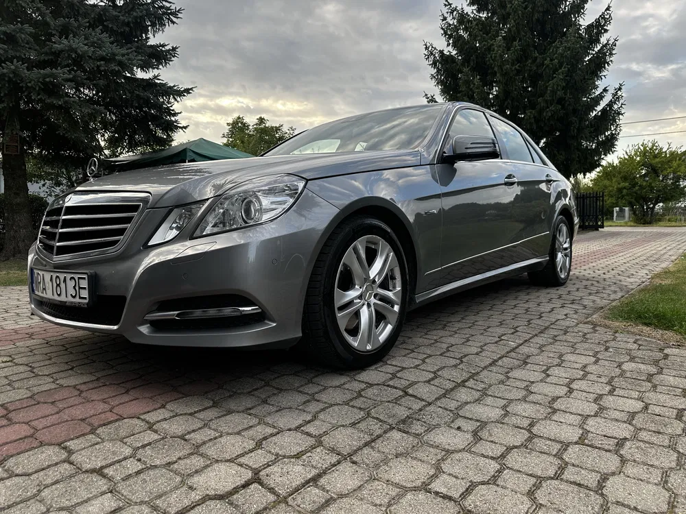 Zdjęcie: 2011 Mercedes-Benz E Klasa