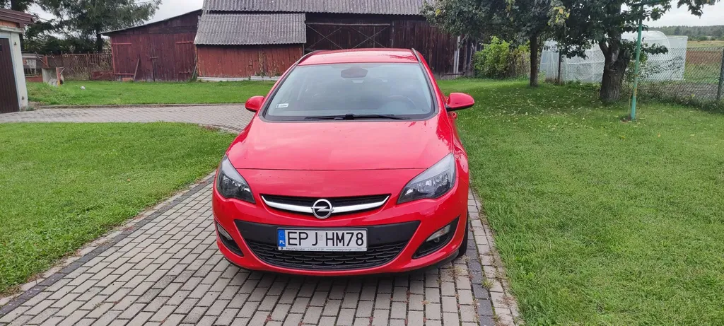 Zdjęcie: 2014 Opel Astra