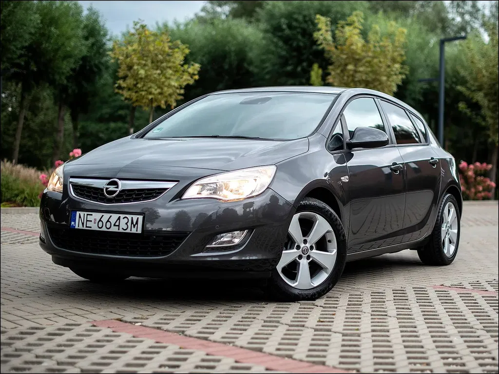 Zdjęcie: 2012 Opel Astra