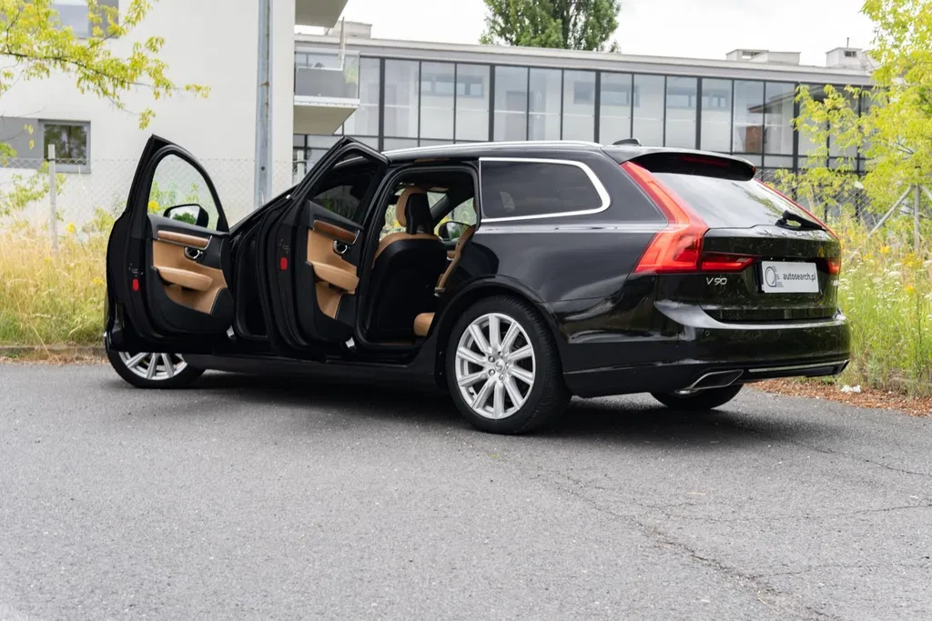 Zdjęcie: 2018 Volvo V90