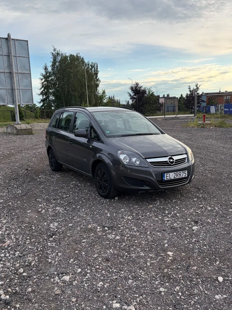 Zdjęcie: 2013 Opel Zafira
