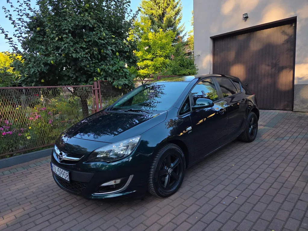 Zdjęcie: 2013 Opel Astra